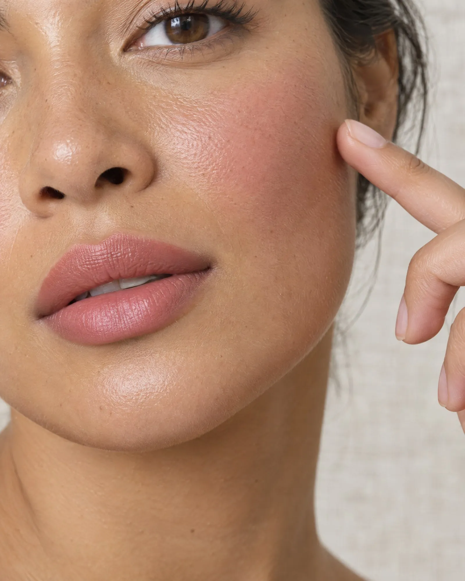 Cream Colour worn on lips and cheeks
